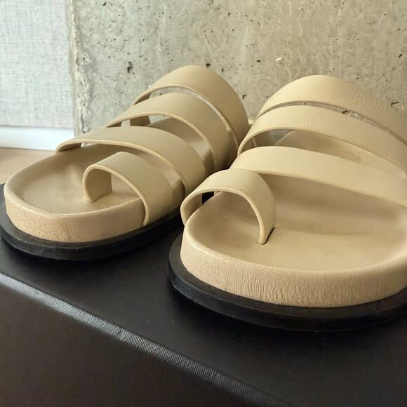 A.EMERY Eli Sandals In Egg Shell SZ 7 - Picture 3 of 5